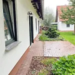 Holzfaeller Baum 2 Apartment